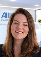 Portrait Klinikmanagerin Tiziana Behr (AllDent Mainz)